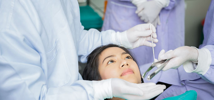 手術・仮歯装着